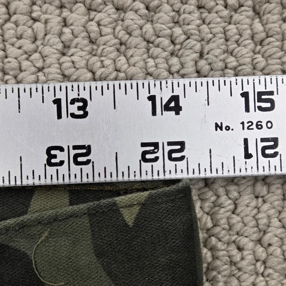 Levis excellent lightly